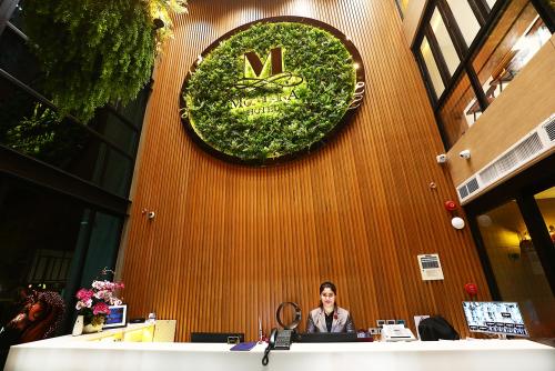 โรงแรม มอนทาน่า (Montana Hotel)