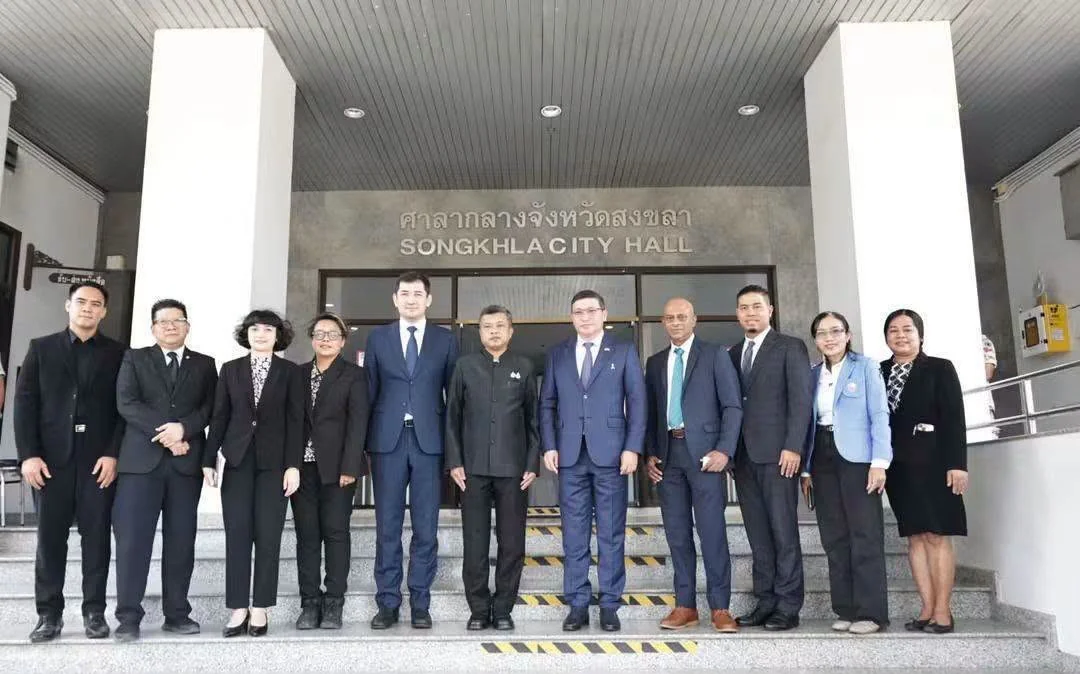 ร่วมให้การต้อนรับ นายมาร์กูลัน ไบมูคัน (H.E. Mr. Margulan Baimukan) เอกอัครราชทูตวิสามัญผู้มีอำนาจเต็มแห่งสาธารณรัฐคาซัคสถาน