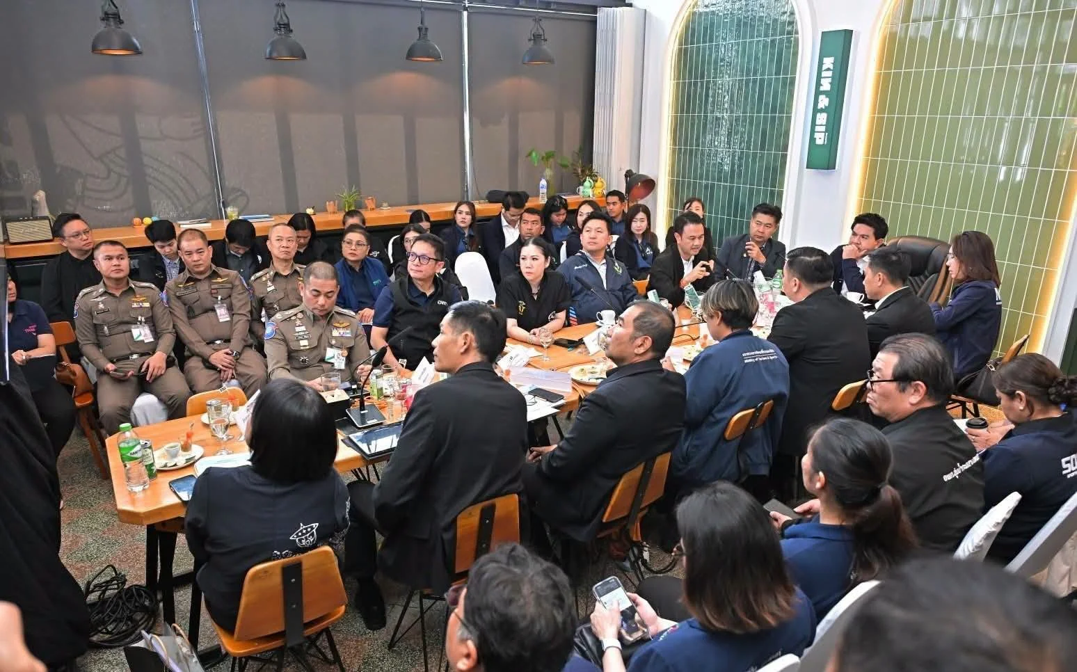 ประชุมหารือและรับฟังความคิดเห็นจากผู้ประกอบการด้านการท่องเที่ยวในพื้นที่และลงพื้นที่ตรวจเยี่ยมชุมชนย่านเมืองเก่าสงขลา