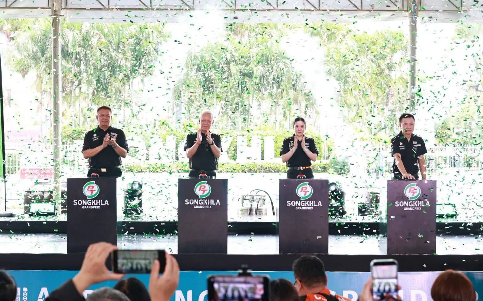 ร่วมเป็นเกียรติในพิธีเปิดการแข่งขันรถยนต์กีฬาทางเรียบ รายการ PT Maxnitron Racing Series 2026